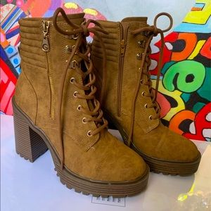 GUESS boots 8W